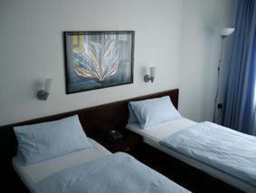 Double or Twin Room,63791611:JPEG